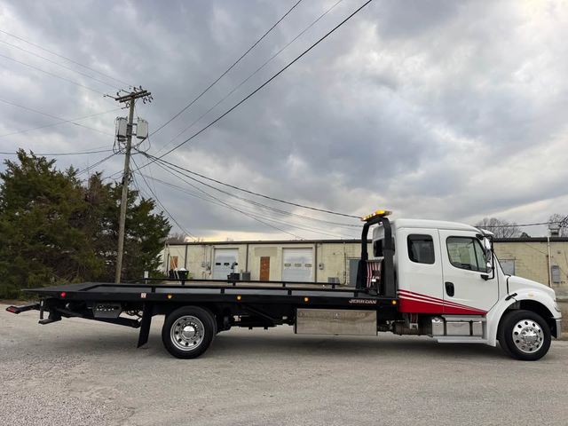 2017 Freightliner M-106