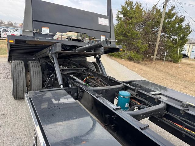 2017 Freightliner M-106