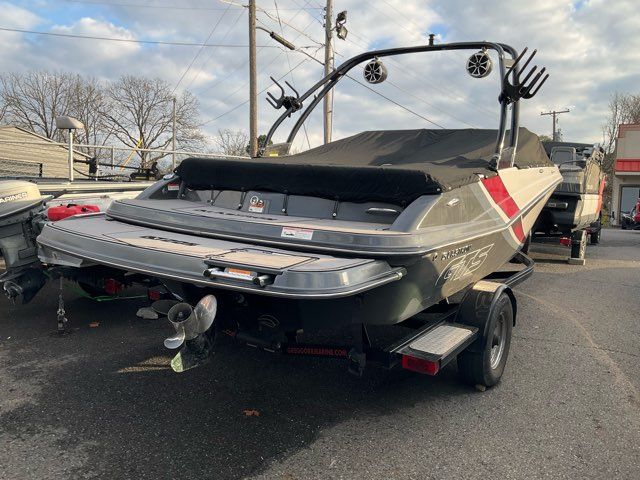 2017 Glastron GT205 2017 Glastron GT205