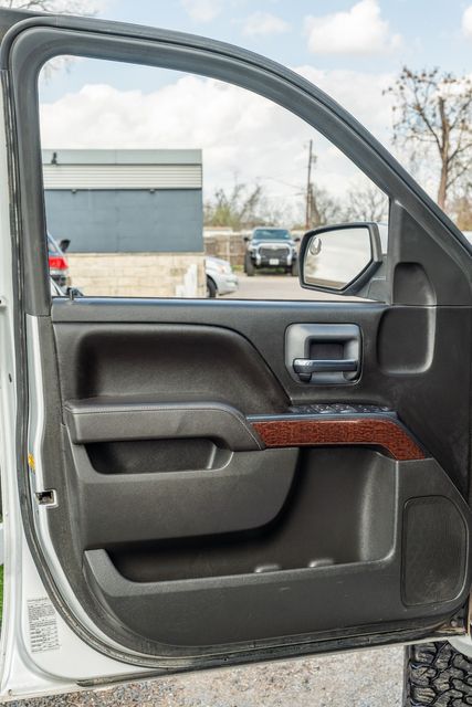 2017 GMC Sierra 1500 SLE CREW CAB 4X4 / 5.3L V8 / ROCKY RIDGE UPGRADES | Austin, TX | Rocky Mountain Truck Stop Austin