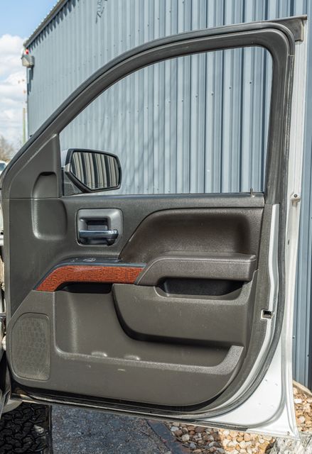 2017 GMC Sierra 1500 SLE CREW CAB 4X4 / 5.3L V8 / ROCKY RIDGE UPGRADES | Austin, TX | Rocky Mountain Truck Stop Austin 2017 GMC Sierra 1500 SLE CREW CAB 4X4 / 5.3L V8 / ROCKY RIDGE UPGRADES | Austin, TX | Rocky Mountain Truck Stop Austin