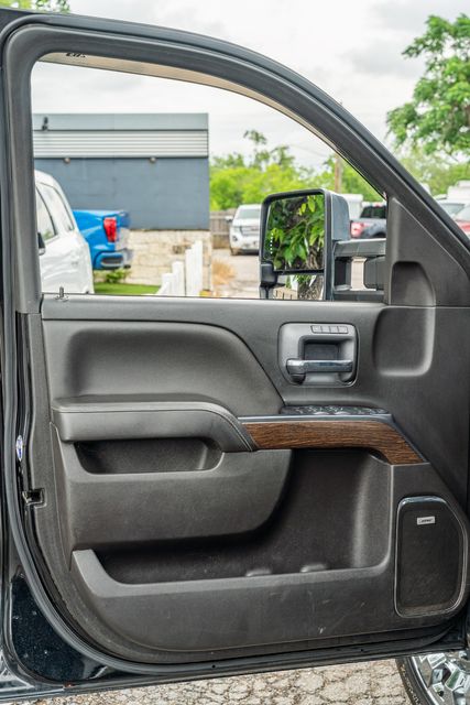 2017 GMC Sierra 2500HD Denali DURAMAX PLUS Z71 / LOADED / 4X4 DIESEL | Austin, TX | Rocky Mountain Truck Stop Austin 2017 GMC Sierra 2500HD Denali DURAMAX PLUS Z71 / LOADED / 4X4 DIESEL | Austin, TX | Rocky Mountain Truck Stop Austin