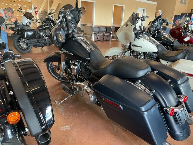 2017 Harley-Davidson Street Glide Base 2017 Harley-Davidson Street Glide Base