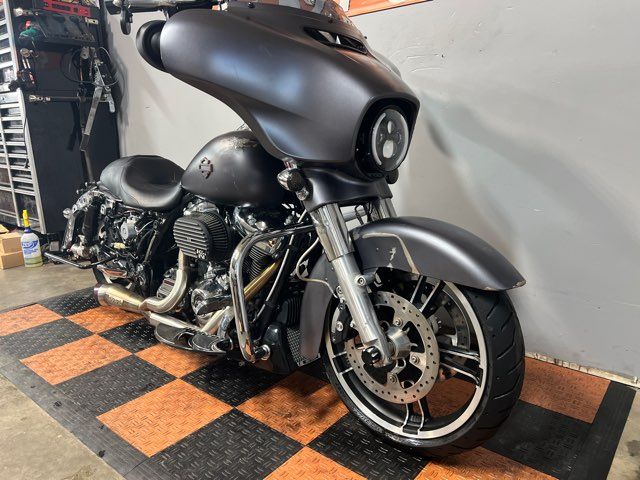 2017 Harley-Davidson Street Glide Special