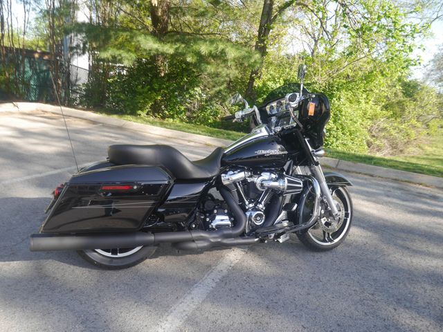2017 Harley-Davidson Street Glide Special