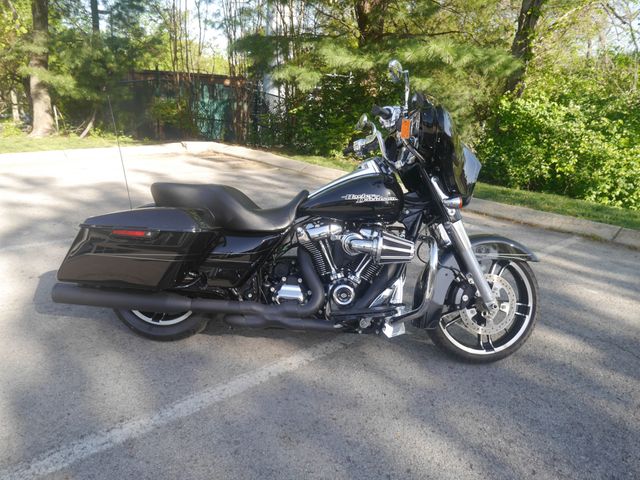 2017 Harley-Davidson Street Glide Special