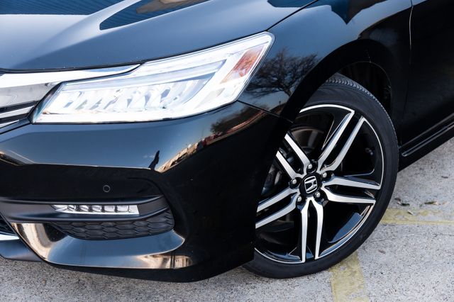 2017 Honda Accord NAV LEATHER SUNROOF LOADED CLEAN CARFAX 2 OWNERS