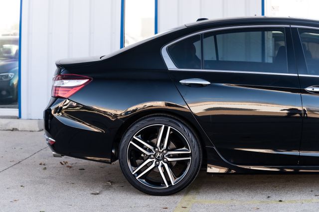 2017 Honda Accord NAV LEATHER SUNROOF LOADED CLEAN CARFAX 2 OWNERS 2017 Honda Accord NAV LEATHER SUNROOF LOADED CLEAN CARFAX 2 OWNERS