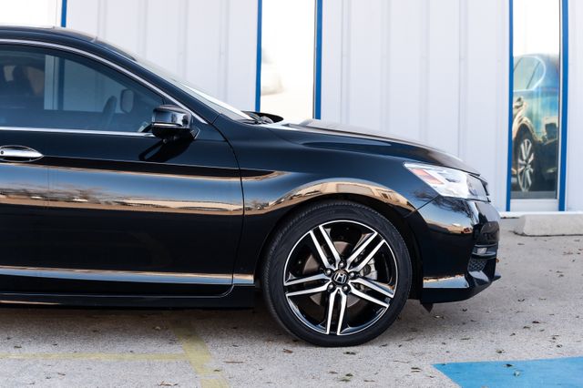 2017 Honda Accord NAV LEATHER SUNROOF LOADED CLEAN CARFAX 2 OWNERS