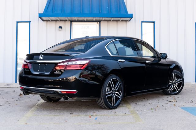 2017 Honda Accord NAV LEATHER SUNROOF LOADED CLEAN CARFAX 2 OWNERS 2017 Honda Accord NAV LEATHER SUNROOF LOADED CLEAN CARFAX 2 OWNERS