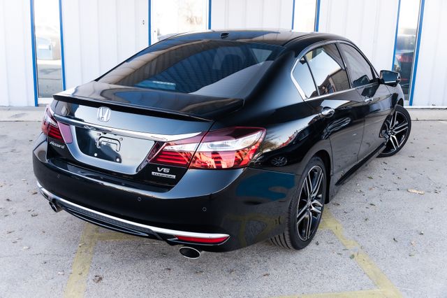 2017 Honda Accord NAV LEATHER SUNROOF LOADED CLEAN CARFAX 2 OWNERS