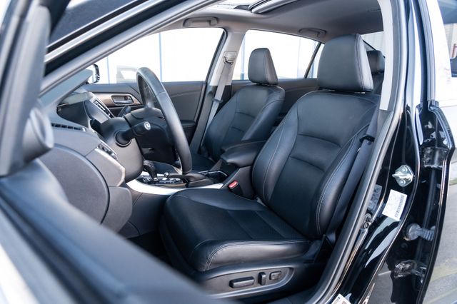 2017 Honda Accord NAV LEATHER SUNROOF LOADED CLEAN CARFAX 2 OWNERS