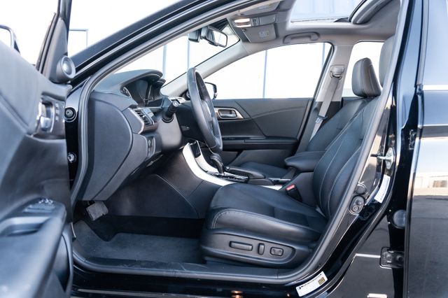 2017 Honda Accord NAV LEATHER SUNROOF LOADED CLEAN CARFAX 2 OWNERS