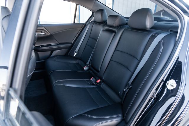 2017 Honda Accord NAV LEATHER SUNROOF LOADED CLEAN CARFAX 2 OWNERS