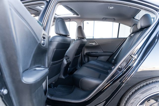 2017 Honda Accord NAV LEATHER SUNROOF LOADED CLEAN CARFAX 2 OWNERS