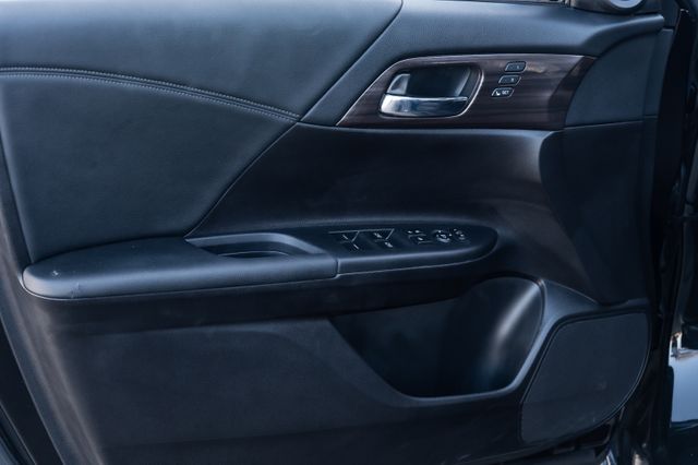 2017 Honda Accord NAV LEATHER SUNROOF LOADED CLEAN CARFAX 2 OWNERS