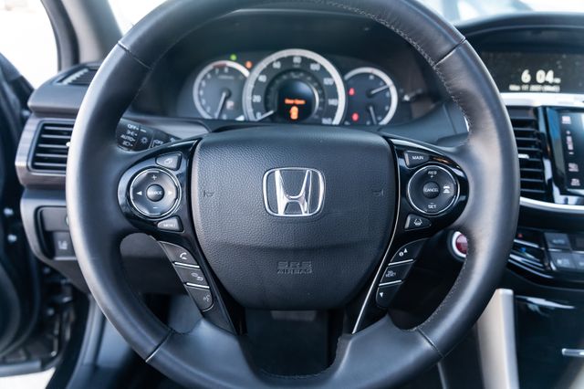 2017 Honda Accord NAV LEATHER SUNROOF LOADED CLEAN CARFAX 2 OWNERS