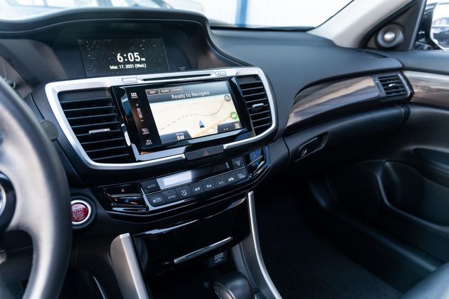 2017 Honda Accord NAV LEATHER SUNROOF LOADED CLEAN CARFAX 2 OWNERS