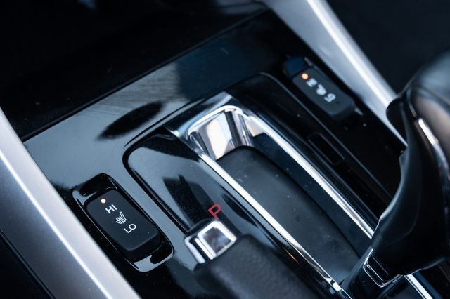 2017 Honda Accord NAV LEATHER SUNROOF LOADED CLEAN CARFAX 2 OWNERS 2017 Honda Accord NAV LEATHER SUNROOF LOADED CLEAN CARFAX 2 OWNERS