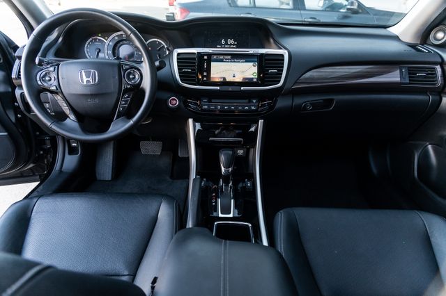 2017 Honda Accord NAV LEATHER SUNROOF LOADED CLEAN CARFAX 2 OWNERS