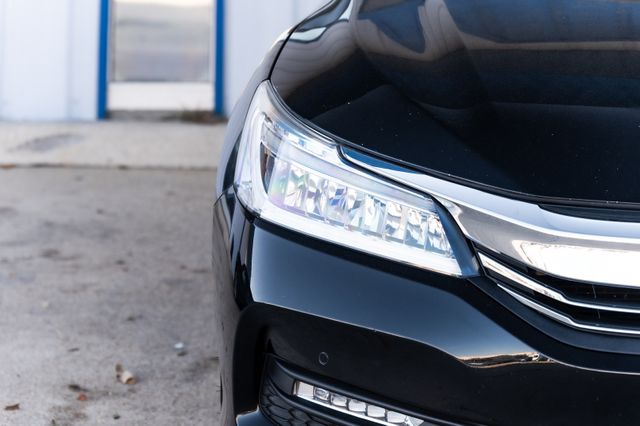 2017 Honda Accord NAV LEATHER SUNROOF LOADED CLEAN CARFAX 2 OWNERS