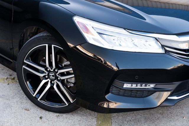 2017 Honda Accord NAV LEATHER SUNROOF LOADED CLEAN CARFAX 2 OWNERS