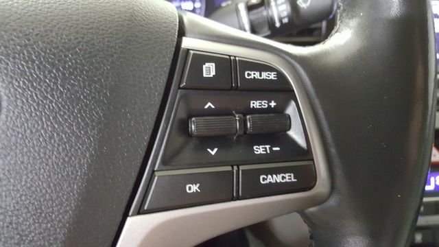 2017 Hyundai ELANTRA SE | Carrollton, TX | Legend Motorcars of Carrollton