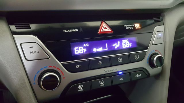 2017 Hyundai ELANTRA SE | Carrollton, TX | Legend Motorcars of Carrollton 2017 Hyundai ELANTRA SE | Carrollton, TX | Legend Motorcars of Carrollton