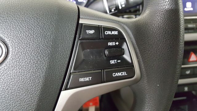 2017 Hyundai ELANTRA SE | Carrollton, TX | Legend Motorcars of Carrollton 2017 Hyundai ELANTRA SE | Carrollton, TX | Legend Motorcars of Carrollton