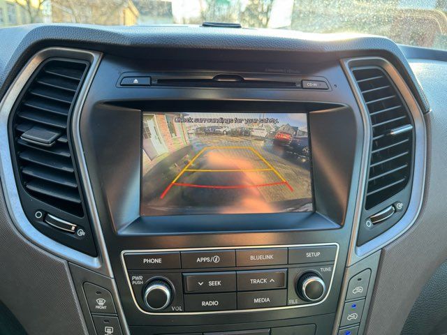 2017 Hyundai SANTA FE SE