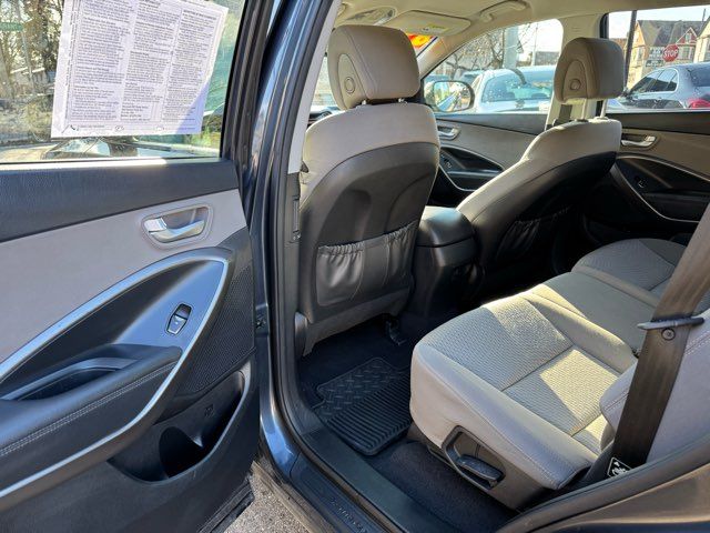 2017 Hyundai SANTA FE SE