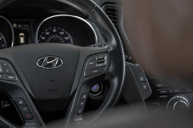 2017 Hyundai SANTA FE Sport 2.0T Heated Leather Push Start Apple Car/Android 2017 Hyundai SANTA FE Sport 2.0T Heated Leather Push Start Apple Car/Android