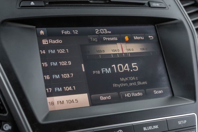 2017 Hyundai SANTA FE Sport 2.0T Heated Leather Push Start Apple Car/Android 2017 Hyundai SANTA FE Sport 2.0T Heated Leather Push Start Apple Car/Android