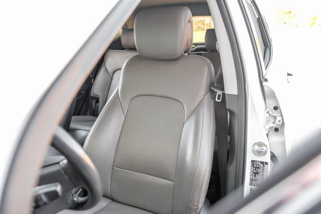 2017 Hyundai SANTA FE Sport 2.0T Heated Leather Push Start Apple Car/Android 2017 Hyundai SANTA FE Sport 2.0T Heated Leather Push Start Apple Car/Android