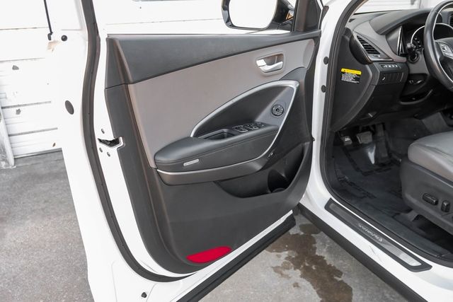 2017 Hyundai SANTA FE Sport 2.0T Heated Leather Push Start Apple Car/Android 2017 Hyundai SANTA FE Sport 2.0T Heated Leather Push Start Apple Car/Android