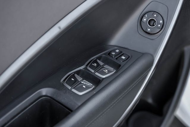 2017 Hyundai SANTA FE Sport 2.0T Heated Leather Push Start Apple Car/Android 2017 Hyundai SANTA FE Sport 2.0T Heated Leather Push Start Apple Car/Android