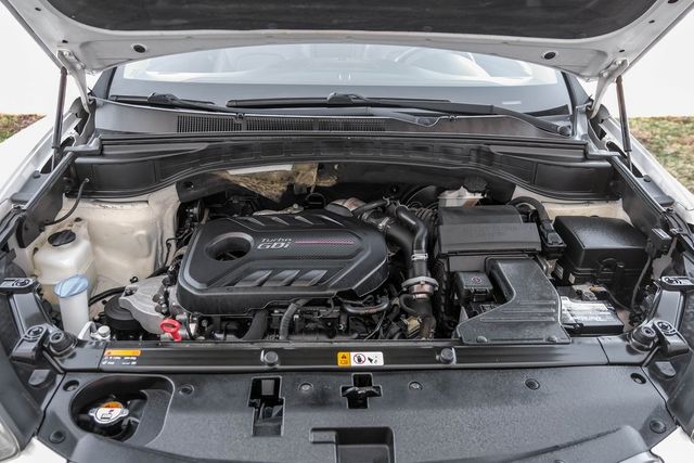 2017 Hyundai SANTA FE Sport 2.0T Heated Leather Push Start Apple Car/Android 2017 Hyundai SANTA FE Sport 2.0T Heated Leather Push Start Apple Car/Android