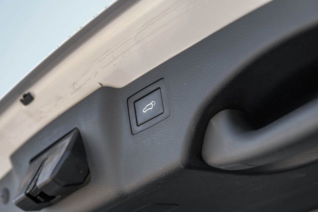 2017 Hyundai SANTA FE Sport 2.0T Heated Leather Push Start Apple Car/Android 2017 Hyundai SANTA FE Sport 2.0T Heated Leather Push Start Apple Car/Android