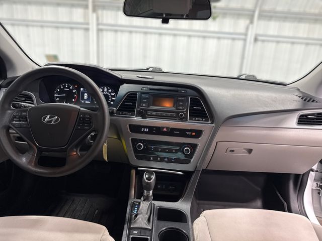 2017 Hyundai SONATA SE 2017 Hyundai SONATA SE