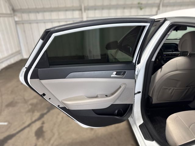 2017 Hyundai SONATA SE 2017 Hyundai SONATA SE