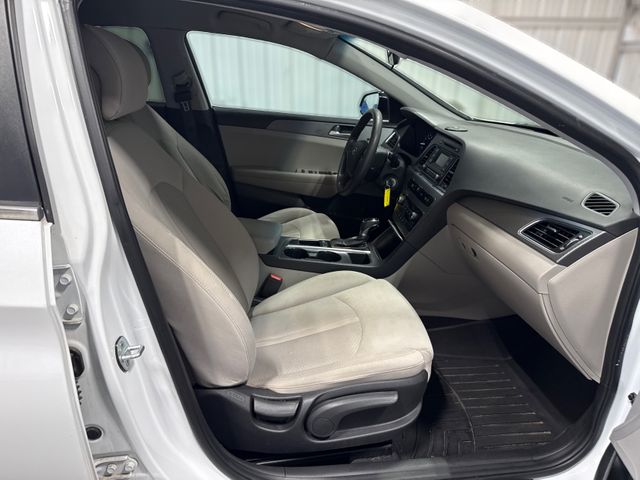 2017 Hyundai SONATA SE | Houston, TX | Texas Star Motors 2017 Hyundai SONATA SE | Houston, TX | Texas Star Motors