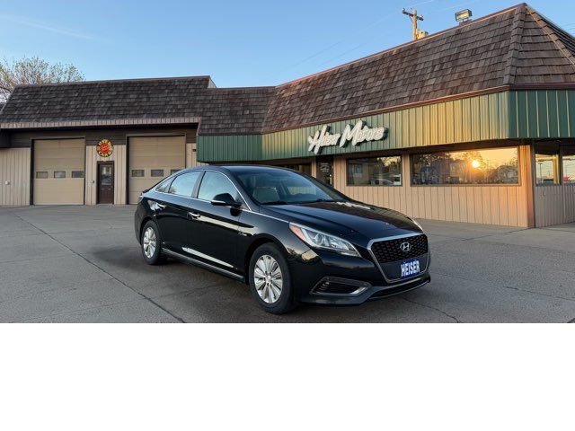 2017 Hyundai SONATA Hybrid SE ONLY 60,000 Miles | Dickinson, ND | Heiser Motors