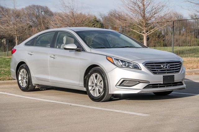 2017 Hyundai Sonata Drive Modes Bluetooth Cruise Control LOW MILES 2017 Hyundai Sonata Drive Modes Bluetooth Cruise Control LOW MILES