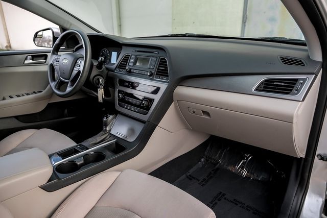 2017 Hyundai Sonata Drive Modes Bluetooth Cruise Control LOW MILES 2017 Hyundai Sonata Drive Modes Bluetooth Cruise Control LOW MILES