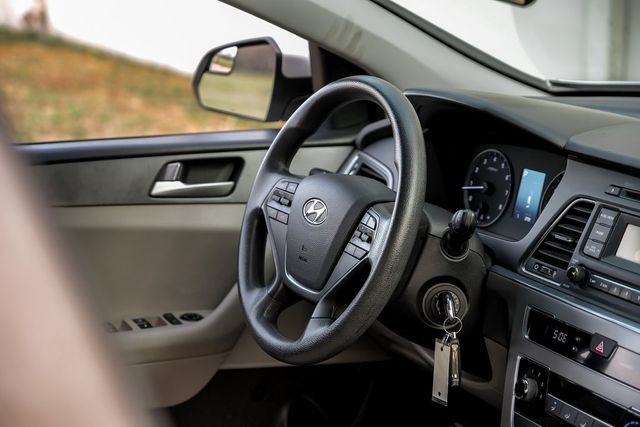 2017 Hyundai Sonata Drive Modes Bluetooth Cruise Control LOW MILES 2017 Hyundai Sonata Drive Modes Bluetooth Cruise Control LOW MILES