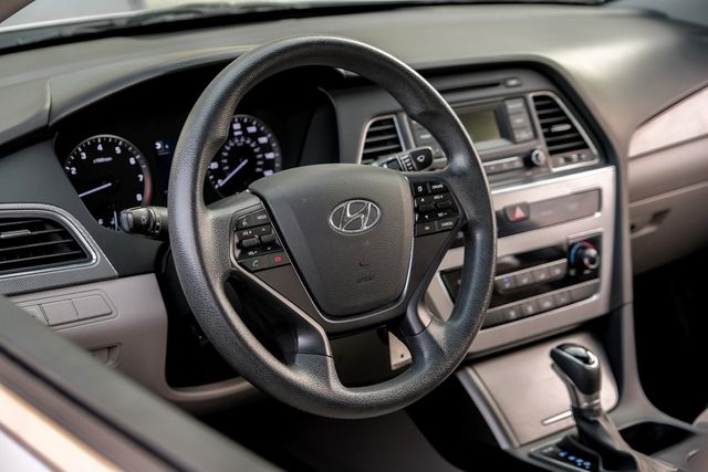 2017 Hyundai Sonata Drive Modes Bluetooth Cruise Control LOW MILES 2017 Hyundai Sonata Drive Modes Bluetooth Cruise Control LOW MILES