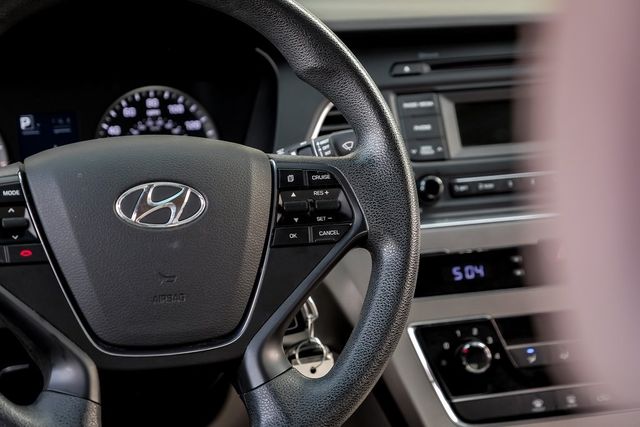 2017 Hyundai Sonata Drive Modes Bluetooth Cruise Control LOW MILES 2017 Hyundai Sonata Drive Modes Bluetooth Cruise Control LOW MILES