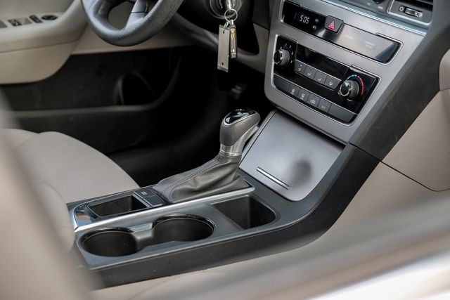 2017 Hyundai Sonata Drive Modes Bluetooth Cruise Control LOW MILES 2017 Hyundai Sonata Drive Modes Bluetooth Cruise Control LOW MILES