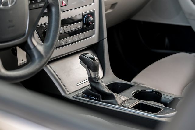 2017 Hyundai Sonata Drive Modes Bluetooth Cruise Control LOW MILES 2017 Hyundai Sonata Drive Modes Bluetooth Cruise Control LOW MILES