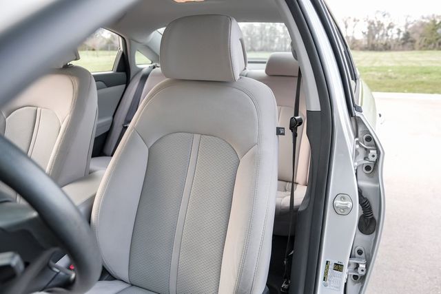 2017 Hyundai Sonata Drive Modes Bluetooth Cruise Control LOW MILES 2017 Hyundai Sonata Drive Modes Bluetooth Cruise Control LOW MILES